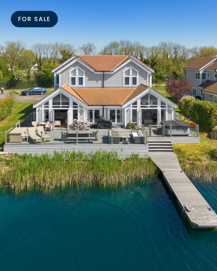 For sale: 23-24 The Landings