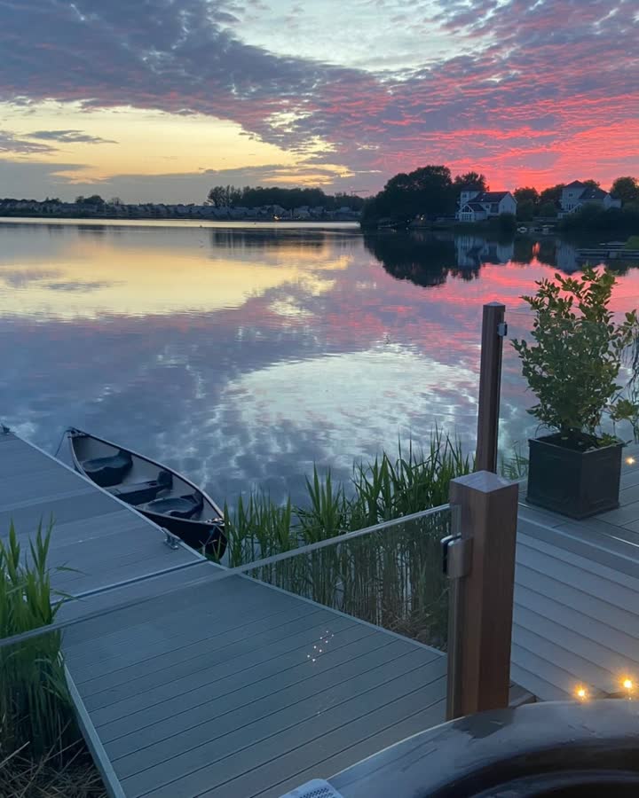 Evening on the deck at 23-24 The Landings